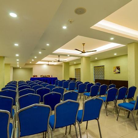 Hotel Malika Residency Ettumanoor Екстер'єр фото