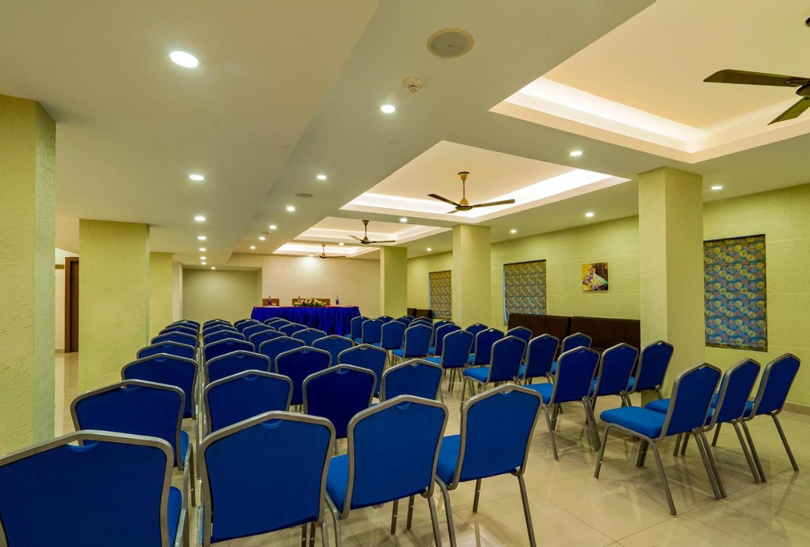 Hotel Malika Residency Ettumanoor Екстер'єр фото