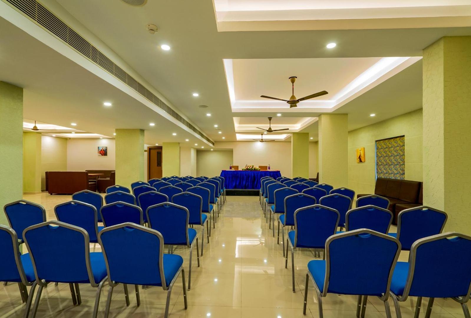 Hotel Malika Residency Ettumanoor Екстер'єр фото