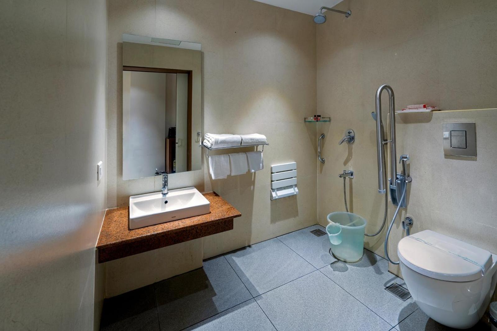 Hotel Malika Residency Ettumanoor Екстер'єр фото